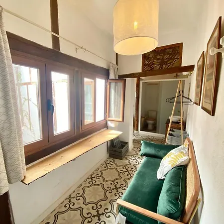 Casa Escondida - Residencia De Artistas 홈스테이 *