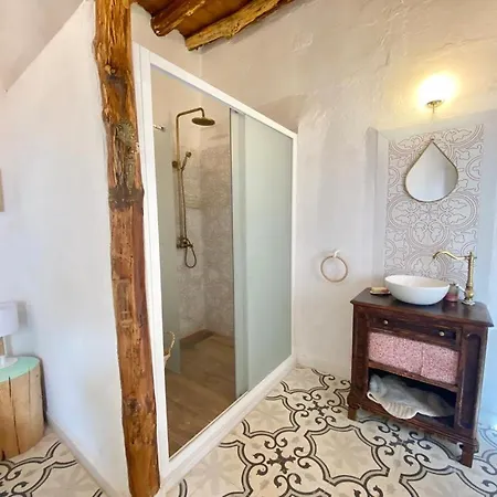 Casa Escondida - Casa De Huéspedes